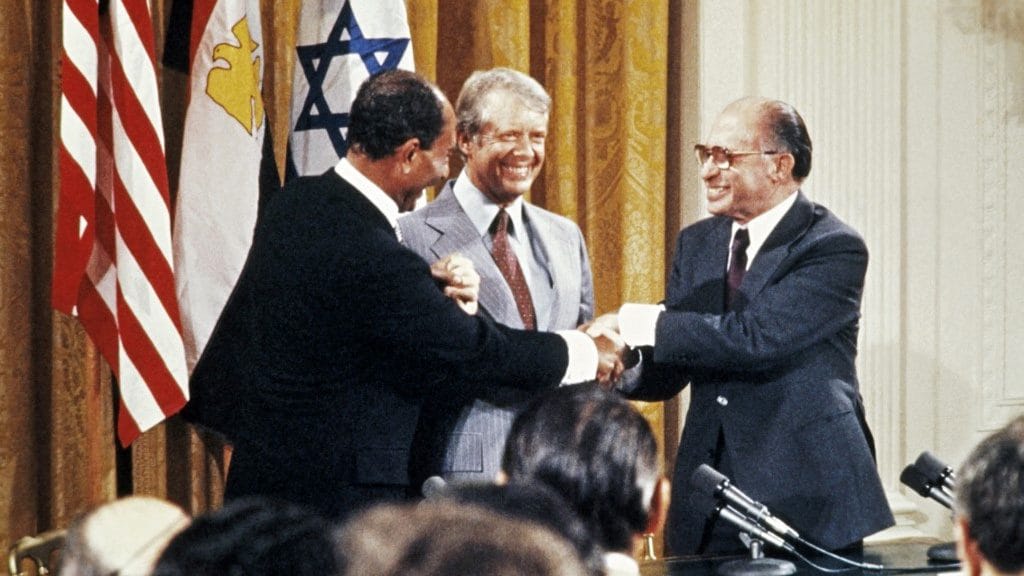 Gázai népirtás: Hogyan váltak az arab rezsimek belső ellenséggé? 5 egypt sadat israel begin us carter white house september 1978 afp