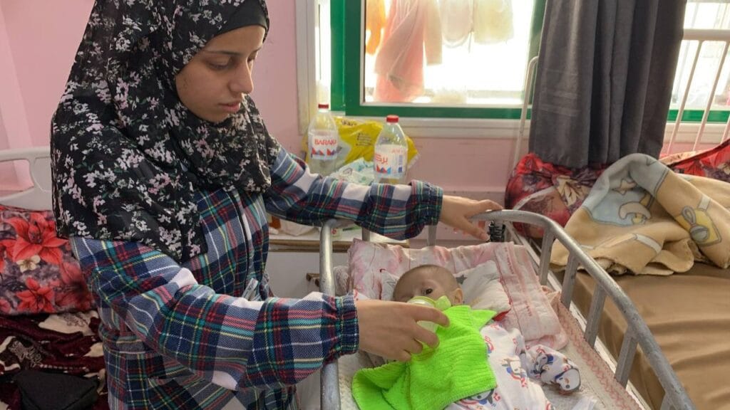 mother gaza malnourished baby starvation israel ahmed aziz mee