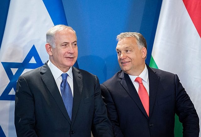 Békepártiság és szövetségi hűség: Hogyan értelmezhető a Fidesz Izrael-barát álláspontja a jelenlegi konfliktus fényében? 5 netanjahu orban masolata
