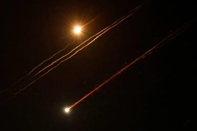 Miért zárta le Izrael Ciszjordániát, miközben bombázza Iránt? 5 2025 06 14T204308Z 1889204328 RC2K2FAT1WQ0 RTRMADP 3 IRAN NUCLEAR ISRAEL MISSILES 1749937567