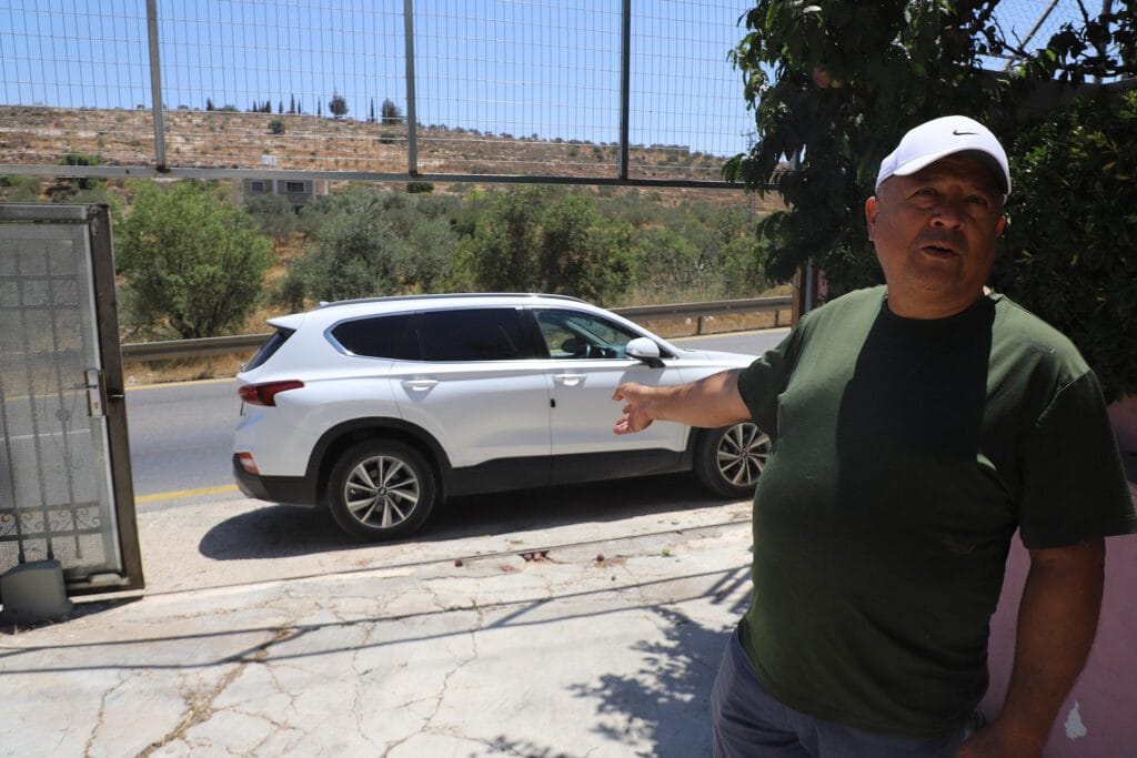 Sinjil megfojtása 8 FUAD MASHHOUR