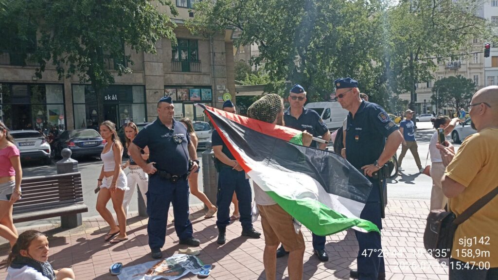Victory on Herzl Square: The voice of the Palestinian cause is heard in the heart of Budapest 2 Győzelem a Herzl téren: A palesztin ügy hangja Budapest szívében is érvényesül