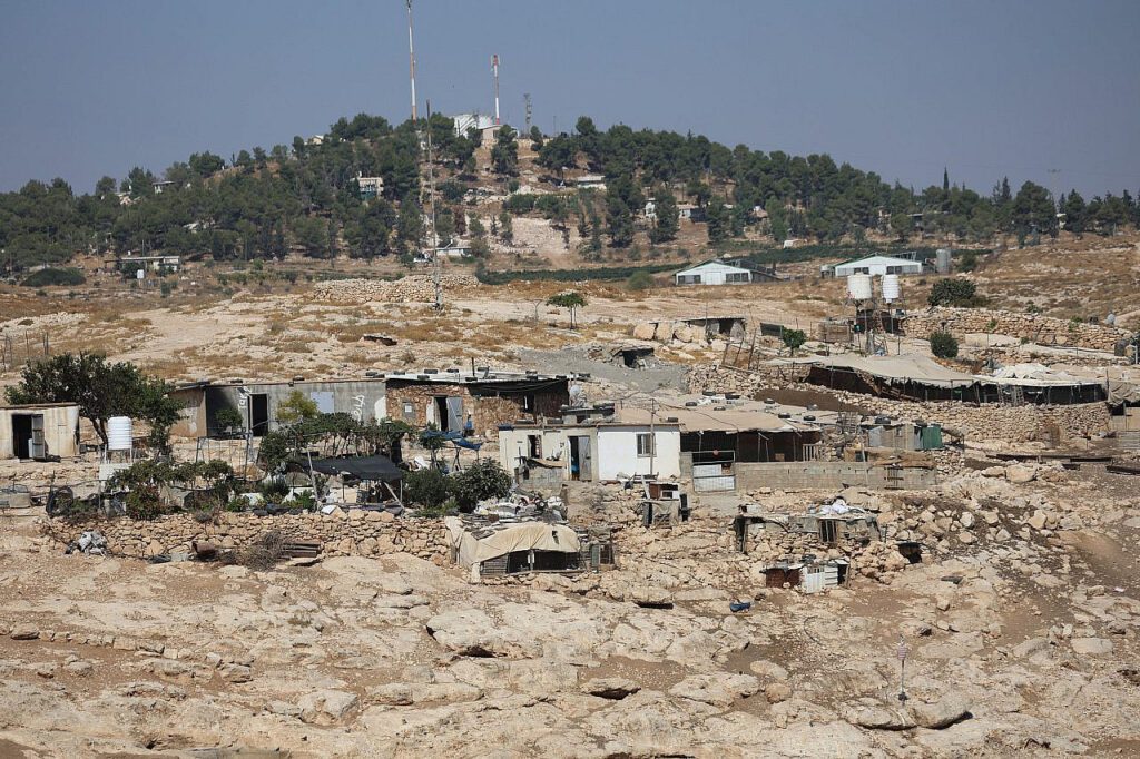 „Sötétség, lángok, sikolyok”: Izraeli telepesek terrorizálnak egy palesztin falut 1 „Sötétség, lángok, sikolyok”: Izraeli telepesek terrorizálnak egy palesztin falut