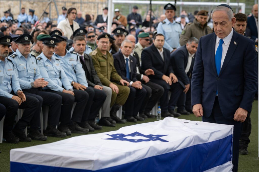 „A nemzet túlélése”: Izrael megszállottsága a halott katonák spermáival.