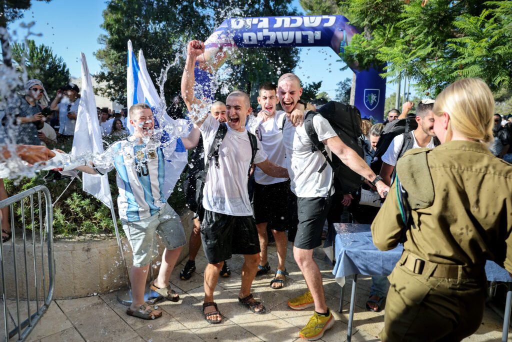 „A nemzet túlélése”: Izrael megszállottsága a halott katonák spermáival.