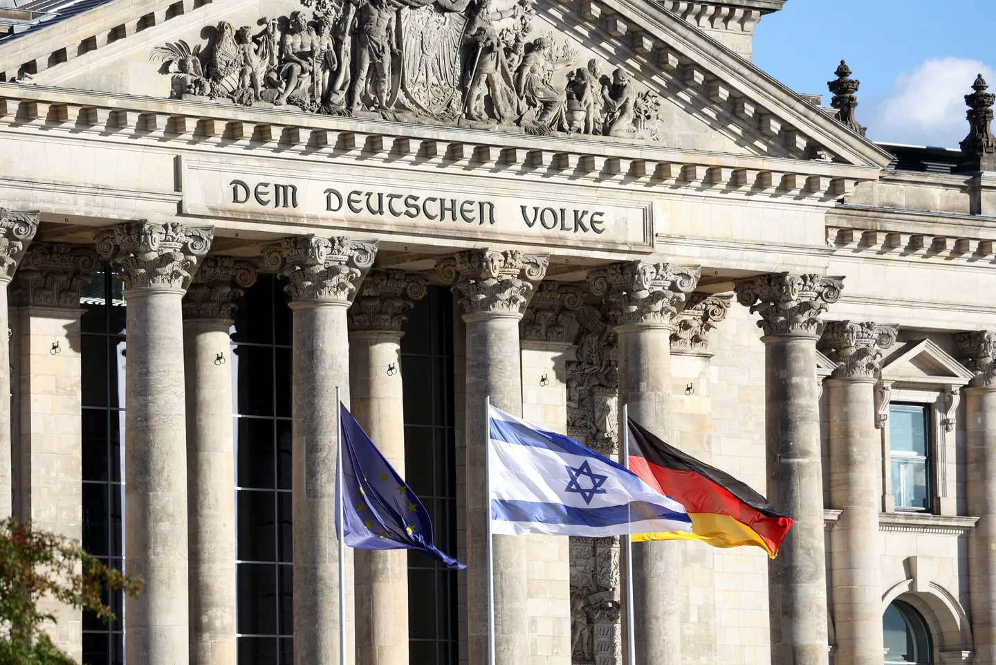 1748327937799-hxt78mj-2023-10-08T142316Z_2000856999_RC2-SRAEL-PALESTINIANS-GERMANY-SCHOLZ