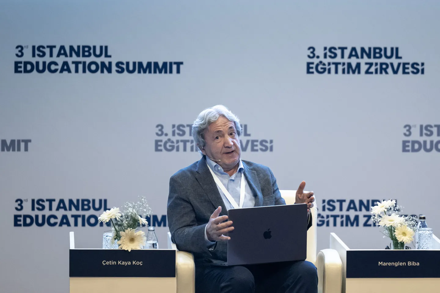 AA-20231118-32953492-32953488-AAN-U_ISTANBUL_EGITIM_ZIRVESI_SURUYOR