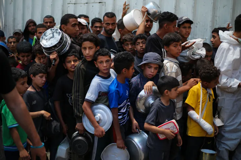 AFP__20250602__48W76G3__v1__HighRes__PalestinianIsraelConflictAid-1750403257