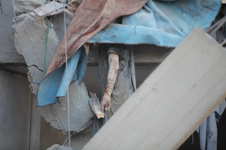 b4fb952a74f3ae8bb32324858b89a5a8a8ceb060d31d2c979b36b4475b8209cb