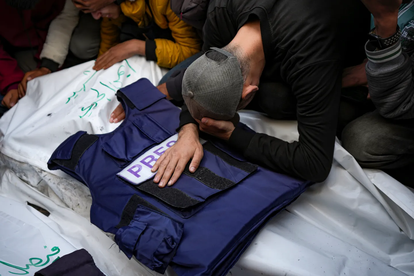 1755971676965-qxqhmp-7b5c60c5a9f91653a701e0ff615e79e39e1e784659384e4edea04107898c07ce