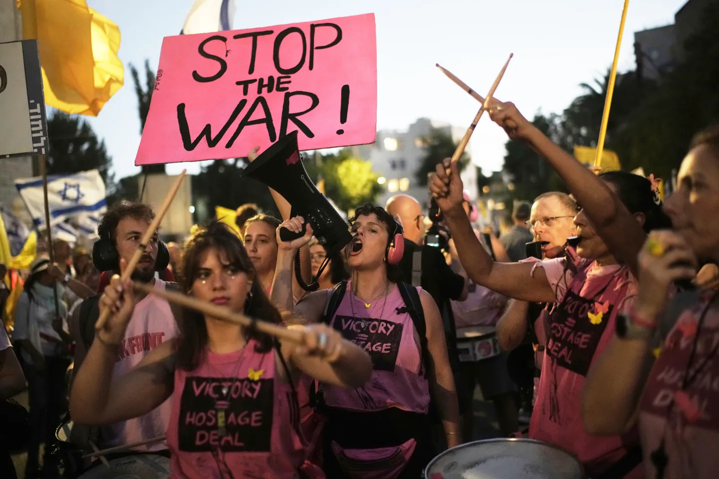 1757724276435-sjqwop-9e31aa6944198f04315fd76bf2052e6ca806dd0c79ab2a78bd7a7af3dd572328