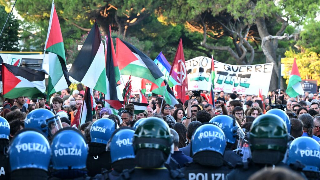 venice protest gaza 04 0 2025