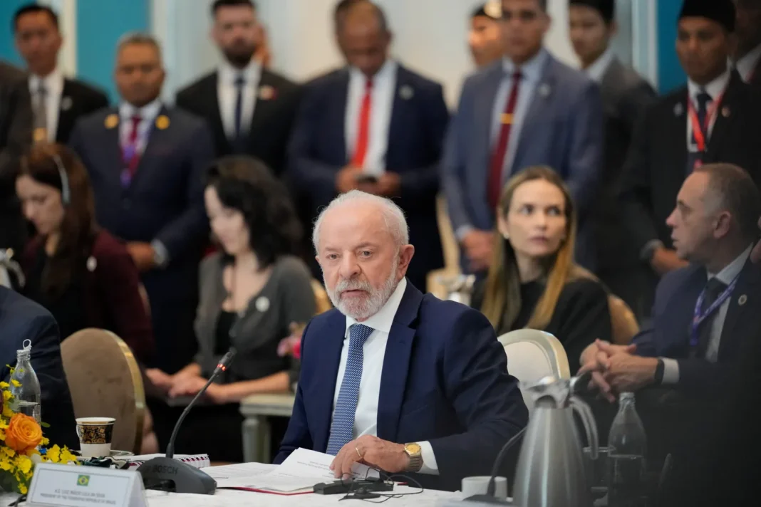 2025_10_25T025037Z_1662288801_RC2QIHAX2R4A_RTRMADP_3_ASEAN_SUMMIT_MALAYSIA_BRAZIL