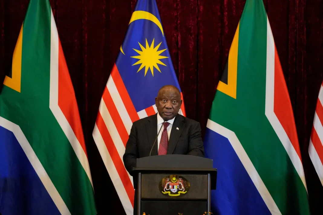 2025_10_25T102933Z_400838275_RC2YIHAK3CYP_RTRMADP_3_ASEAN_SUMMIT_MALAYSIA_SOUTH_AFRICA