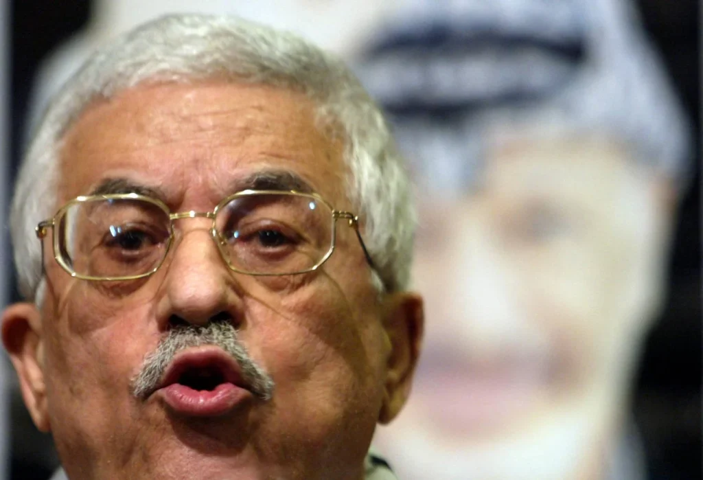 gaza palestine mahmoud abbas election january 2005 afp.jpg