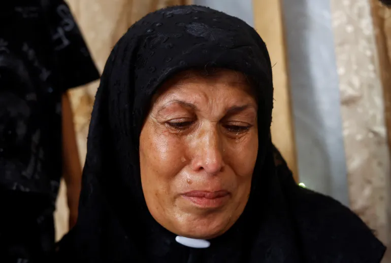 Photo of abused Palestinian prisoner causes anguish for two Gaza mothers 3 Bántalmazott palesztin fogoly fényképe okoz gyötrelmet két gázai anyának