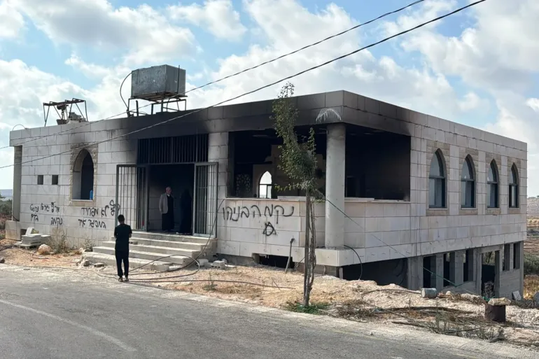 „A pokolban égjetek el”: Izraeli telepesek graffitikkel és támadásokkal terjesztik a gyűlöletet